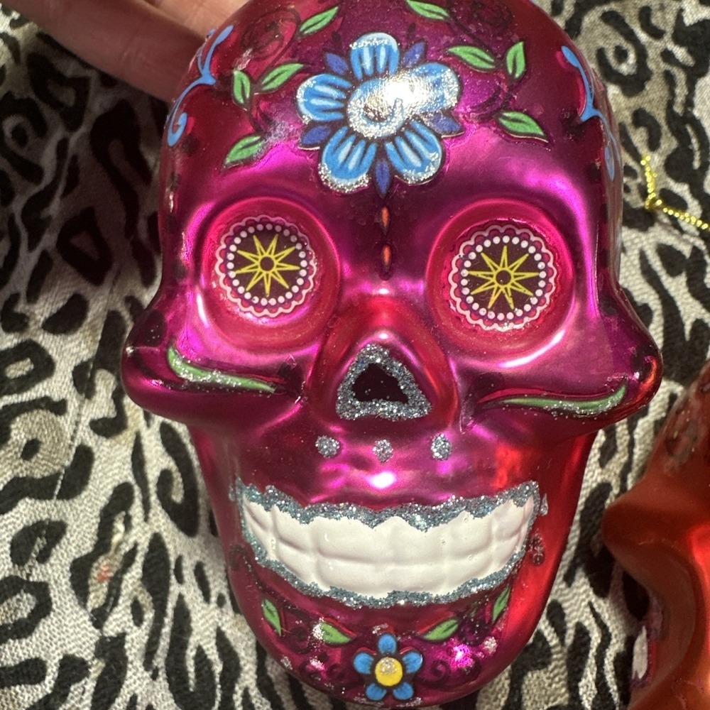 Christmas skulls 3"- 4" Glass Christmas !  Sugar skull    LOT of 6